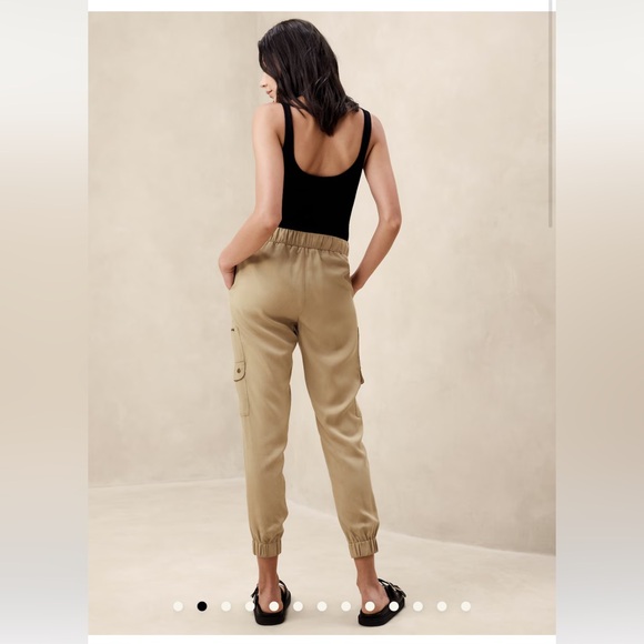 Banana Republic Factory women’s cargo jogger pants - Picture 4 of 7